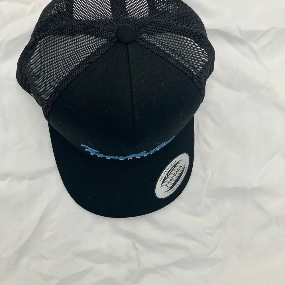 NEW WITH TAG TRAVIS MATTHEW SNAPBACK HAT IN BLACK WITH BLUE AND WHITE WRITING - Picture 4 of 4
